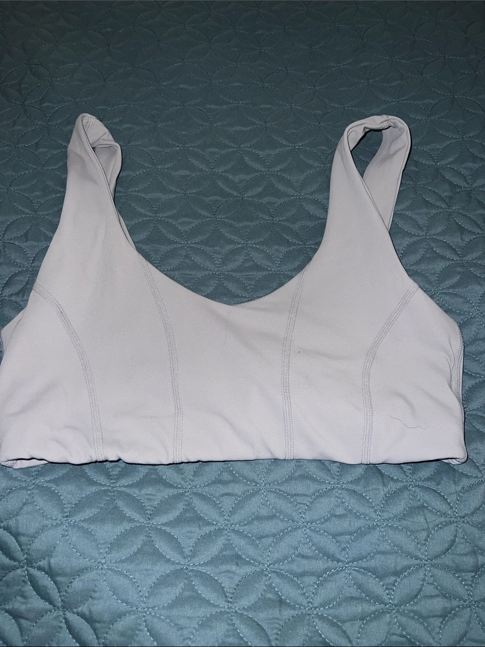 Everyday Scoop Sports Bra in Light grey